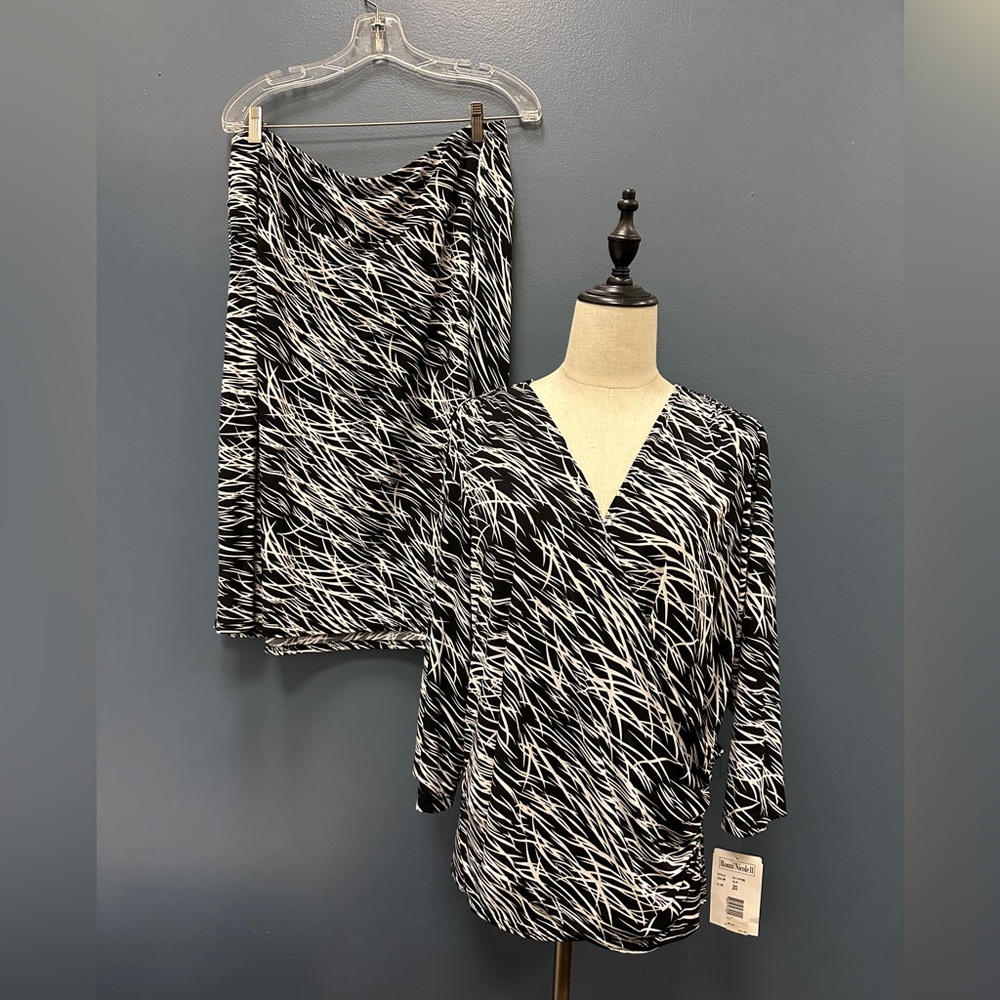 Ronni Nicole II 2-Piece‎ Set Top 18 Skirt 20 Black White Abstract Print Made USA
